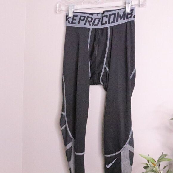 Nike | Men's Pro Combat Dri-Fit 3/4 Length Training Tights - Picture 2 of 6